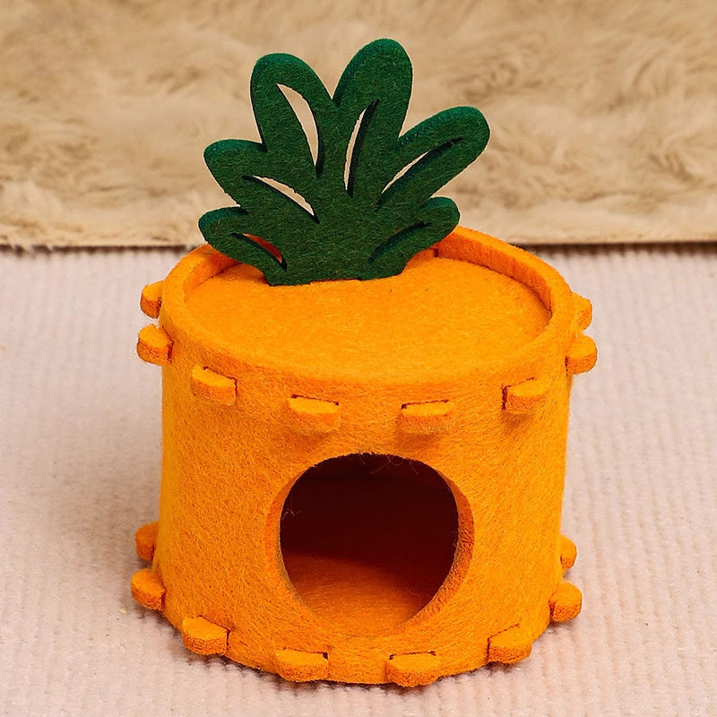 Felt Hamster House & Hideout – Carrot-Shaped Cozy Bed for Syrian Hamsters, Gerbils & Mice | Easy to Clean & Sturdy Hamster Cage Decor