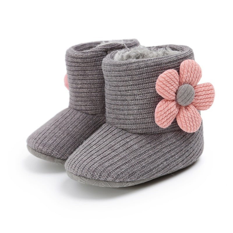 Easy-to-wear cotton baby boots