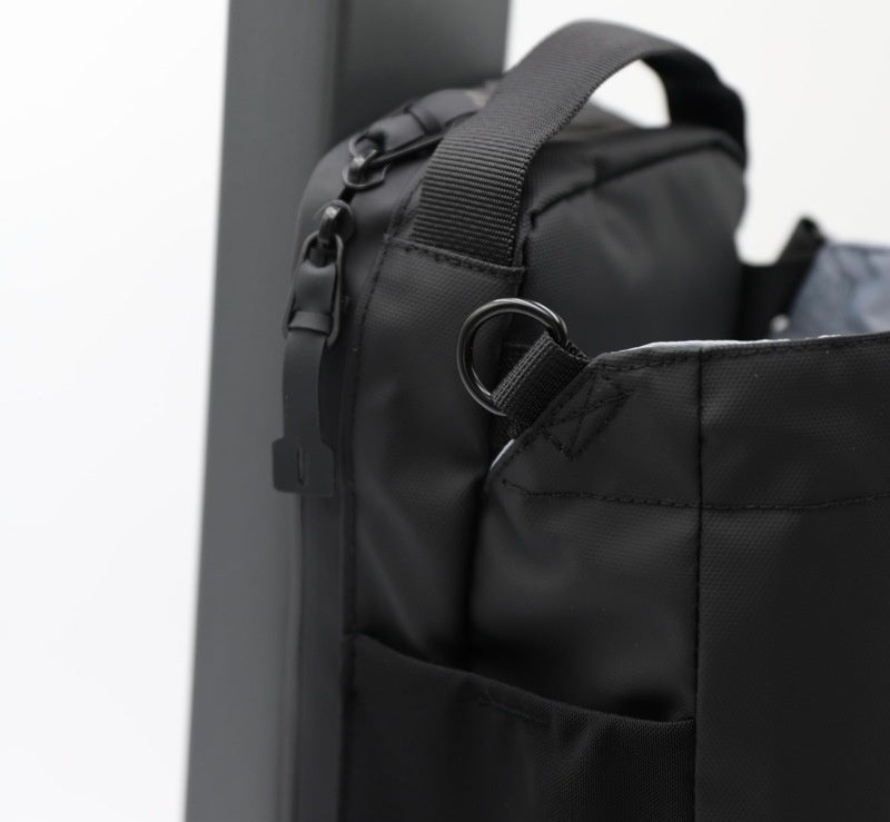 Large Capacity Magnetic Suction Portable Fitness Kettle Pannier Bag – Waterproof, Wear-Resistant, and Versatile Crossbody Storage