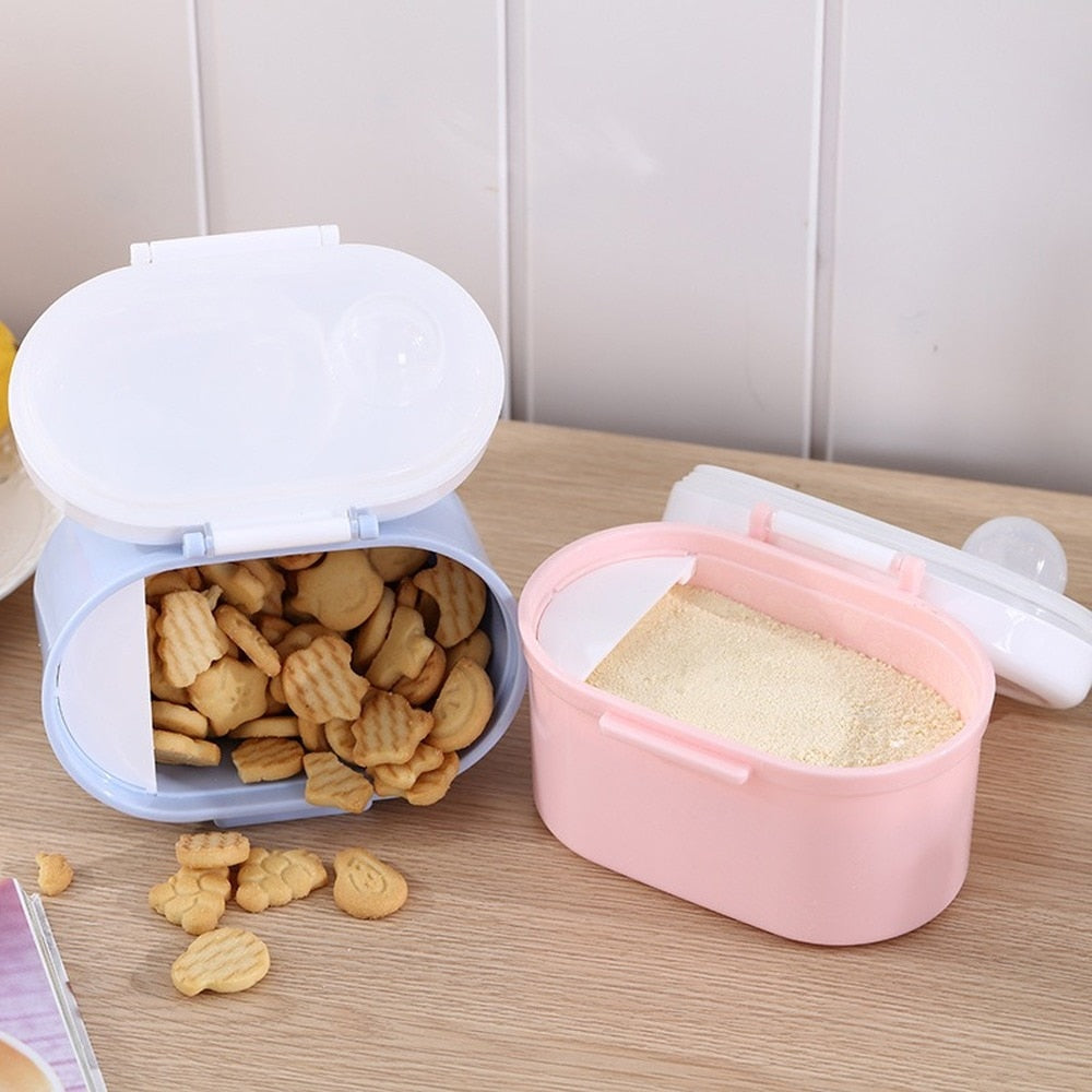 Baby milk container with handle